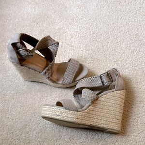 Cross braided espadrilles - high heel - very sexy! Size 9 New without box.